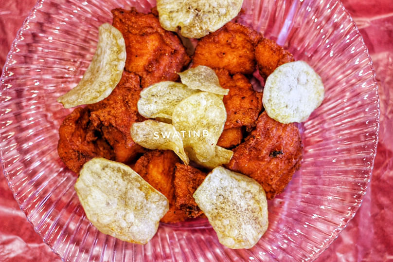 Dish,Food,Junk food,Cuisine,Ingredient,Potato chip,Fried food,Produce,Side dish,Pakora