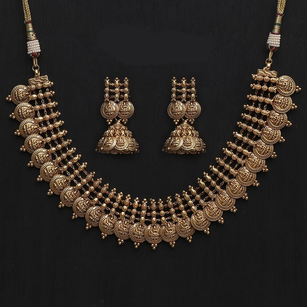 Jewellery,Necklace,Fashion accessory,Body jewelry,Gold,Earrings,Metal,Silver,Chain,Jewelry making