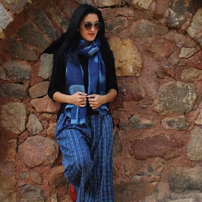 Clothing,Blue,Jeans,Fashion,Electric blue,Denim,Cobalt blue,Outerwear,Textile,Long hair