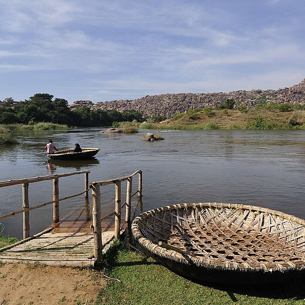 Water,Water resources,Reservoir,Sky,Lake,River,Tree,Bank,Pond,Landscape