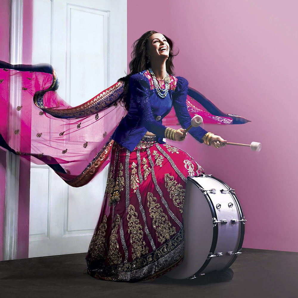 Purple,Pink,Violet,Magenta,Dress,Fashion,Musical instrument,Photo shoot,Formal wear,Performance