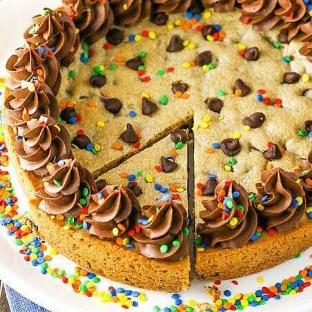 Food,Buttercream,Cake,Dessert,Icing,Baked goods,Dish,Cuisine,Peanut butter,Torte