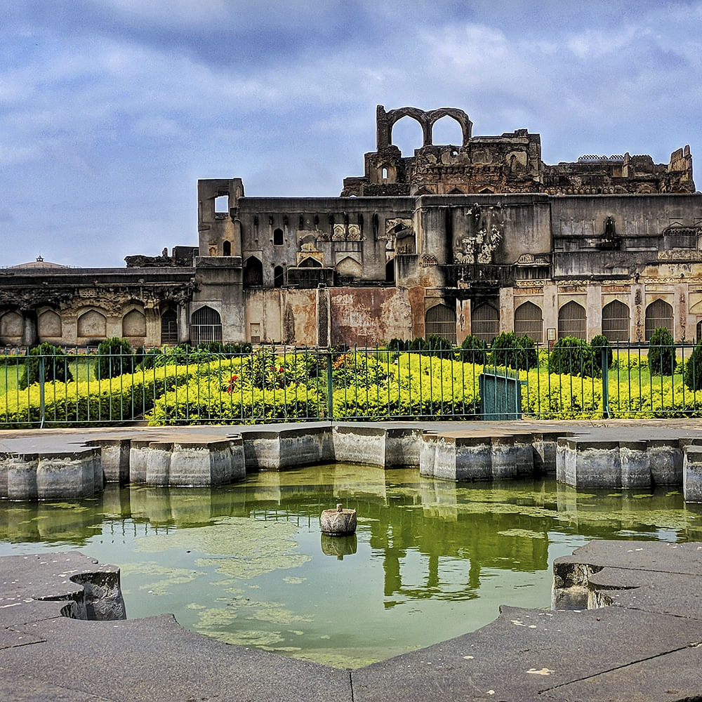 Waterway,Sky,Building,Architecture,Water,River,Moat,Fortification,Castle,Tree