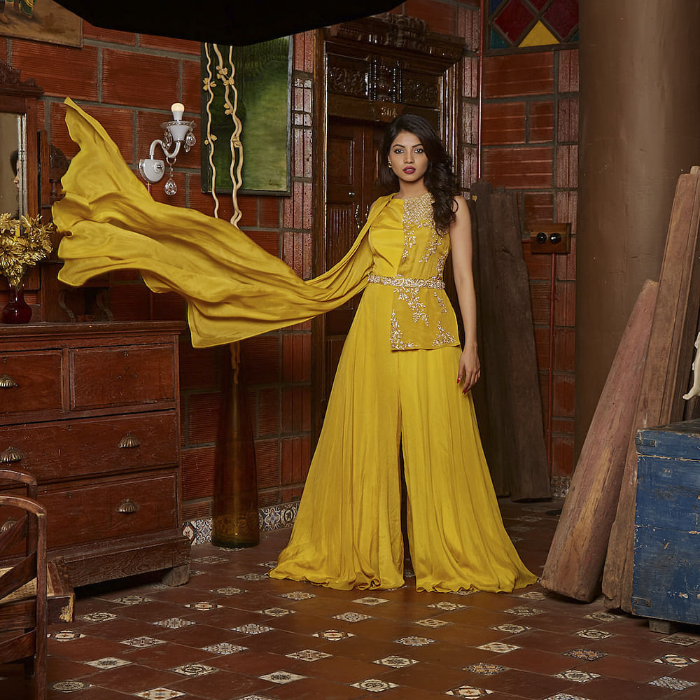 Yellow,Clothing,Dress,Gown,Formal wear,Fashion,Haute couture,Sari,Fashion design,Costume design