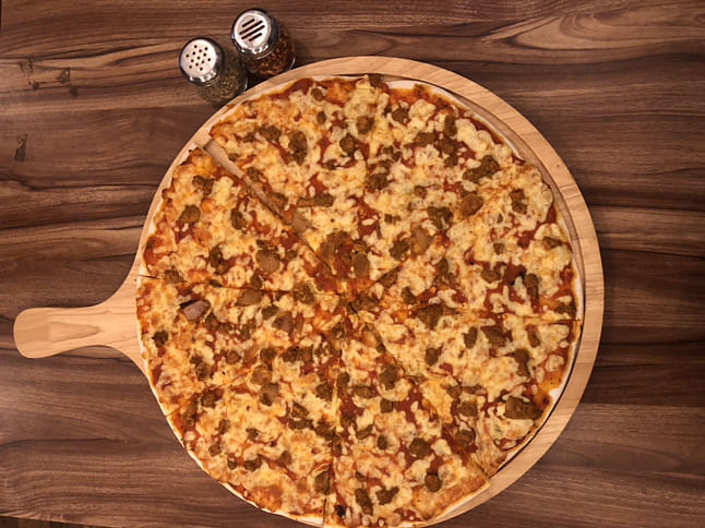 Dish,Food,Cuisine,Ingredient,Pizza,Tarte flambée,Dessert,Produce,Baked goods,Recipe