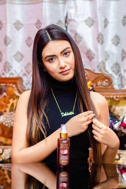 Face,Hair,Skin,Beauty,Long hair,Head,Hairstyle,Lip,Brown hair,Black hair