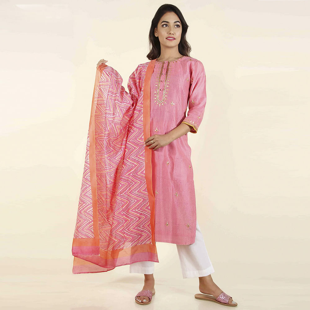 Clothing,Pink,Formal wear,Magenta,Peach,Silk,Textile,Dress,Embroidery,Suit