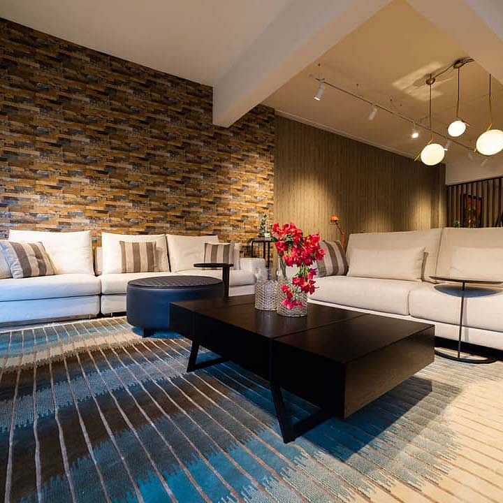 Room,Interior design,Furniture,Property,Living room,Building,Floor,Ceiling,Wall,Table