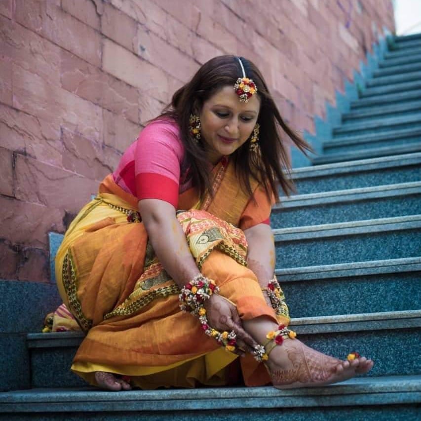 Yellow,Abdomen,Cool,Photo shoot,Sari,Photography,Trunk,Temple,Fawn