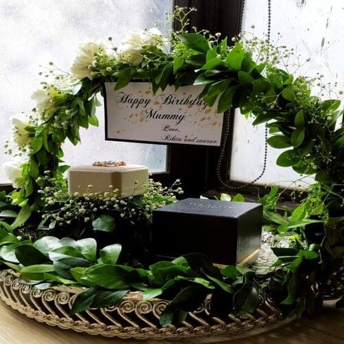 Floristry,Plant,Flower,Flowerpot,Herb,Grass,Floral design,Houseplant,Flower Arranging,Vascular plant