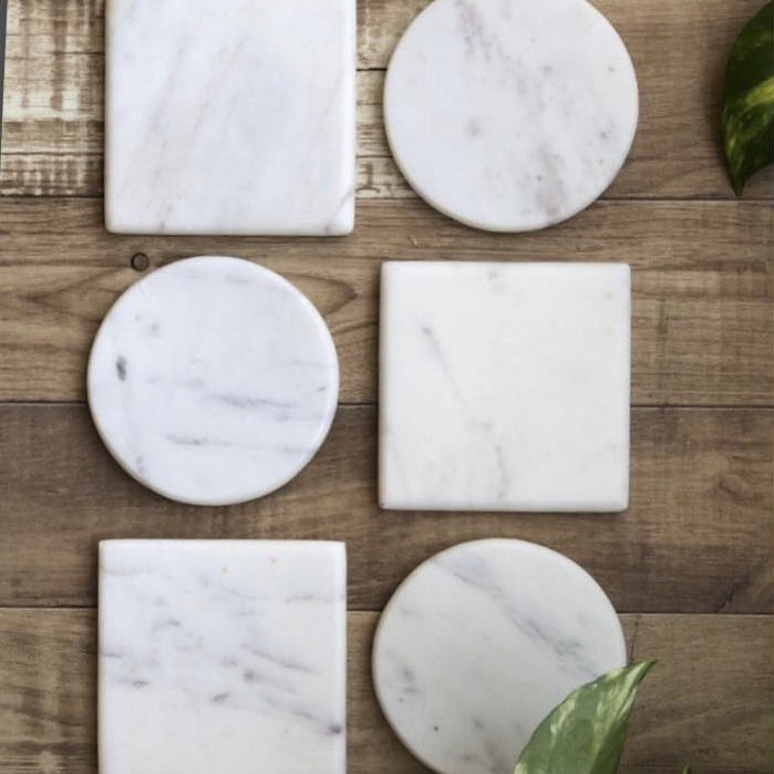 Plate,Wood,Leaf,Dishware,Circle,Room,Table,Paper,Marble