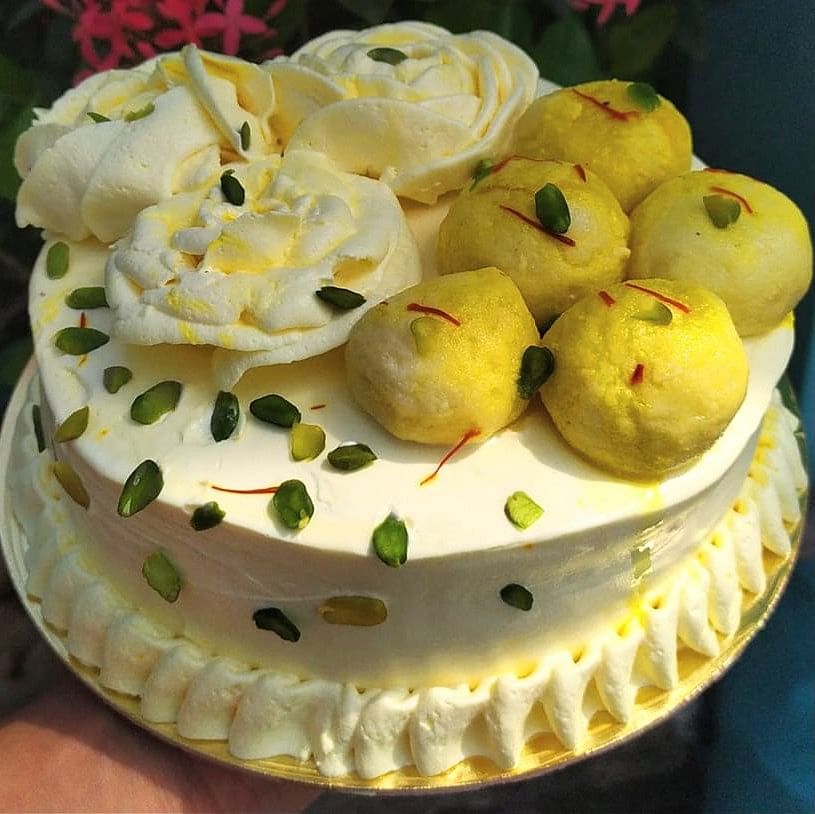 Food,Buttercream,Cake,Icing,Dessert,Dish,Cake decorating,Cuisine,Pasteles,Meringue