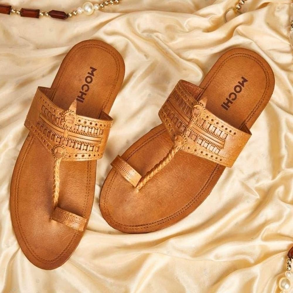 Footwear,Shoe,Tan,Brown,Sandal,Slipper,Beige