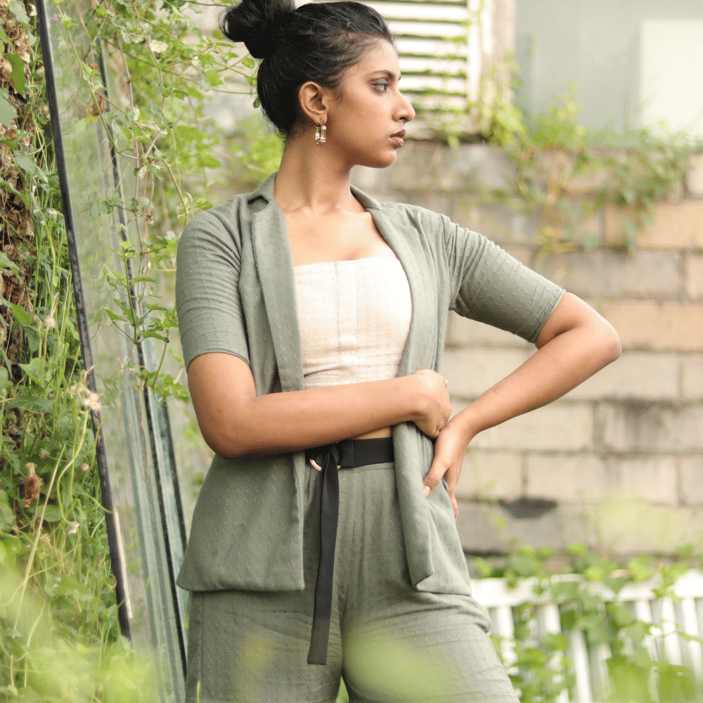 Clothing,Shoulder,Product,Photo shoot,Outerwear,Neck,Waist,Photography,Sleeve,Model