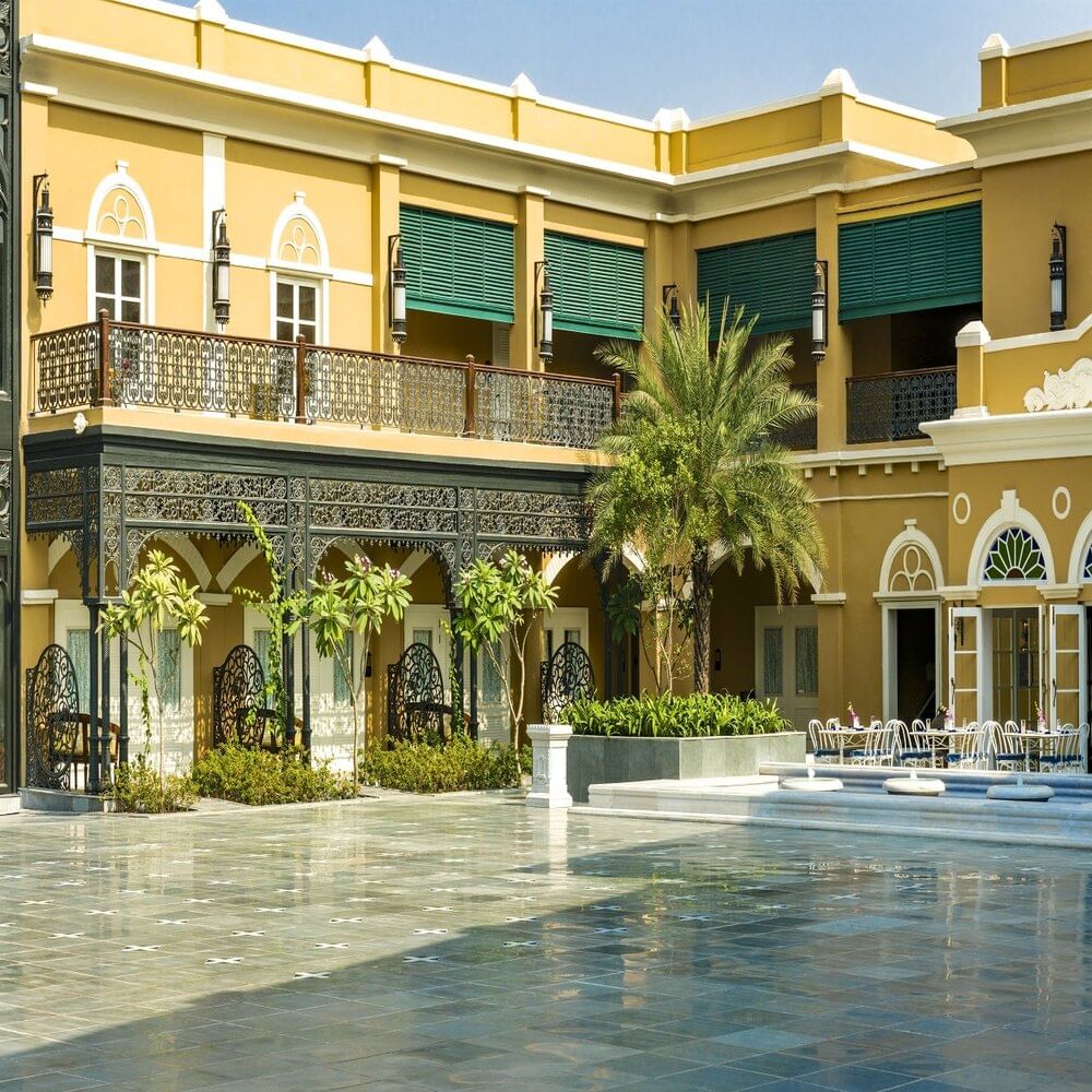 Building,Property,Real estate,Architecture,Home,House,Mansion,Estate,Facade,Swimming pool