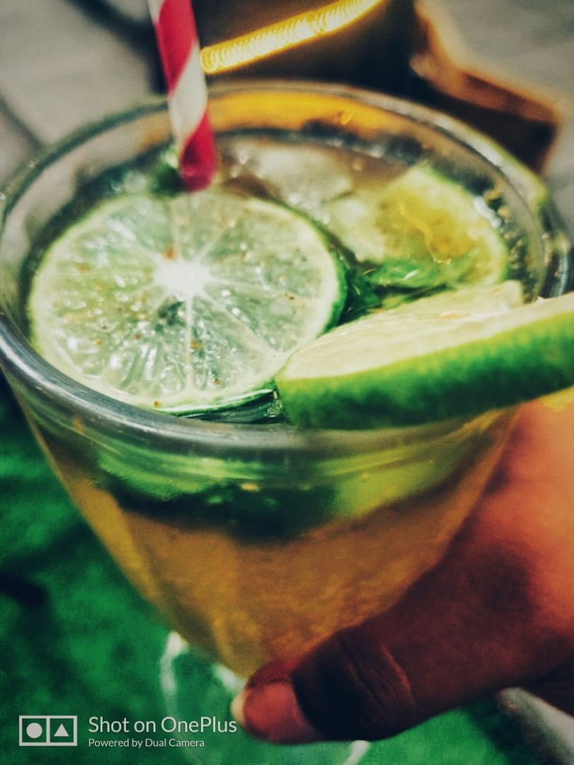 Drink,Mojito,Caipirinha,Limeade,Lime,Food,Caipiroska,Cocktail garnish,Limonana,Non-alcoholic beverage