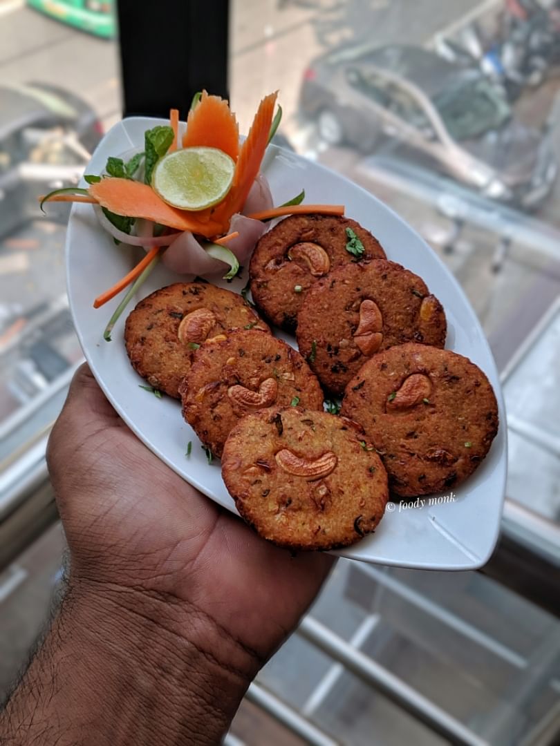 Dish,Food,Cuisine,Ingredient,Shami kebab,Finger food,Cutlet,Anzac biscuit,Cookie,Fried food