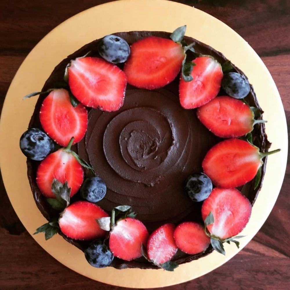 Food,Chocolate cake,Dish,Cake,Flourless chocolate cake,Sweetness,Cuisine,Dessert,Sachertorte,Berry