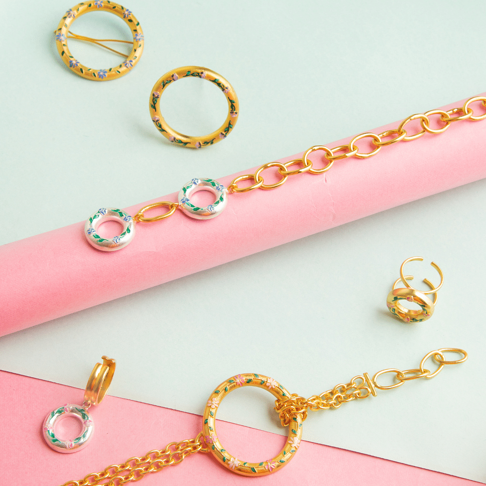Pink,Body jewelry,Chain,Fashion accessory,Jewellery,Font,Magenta,Metal