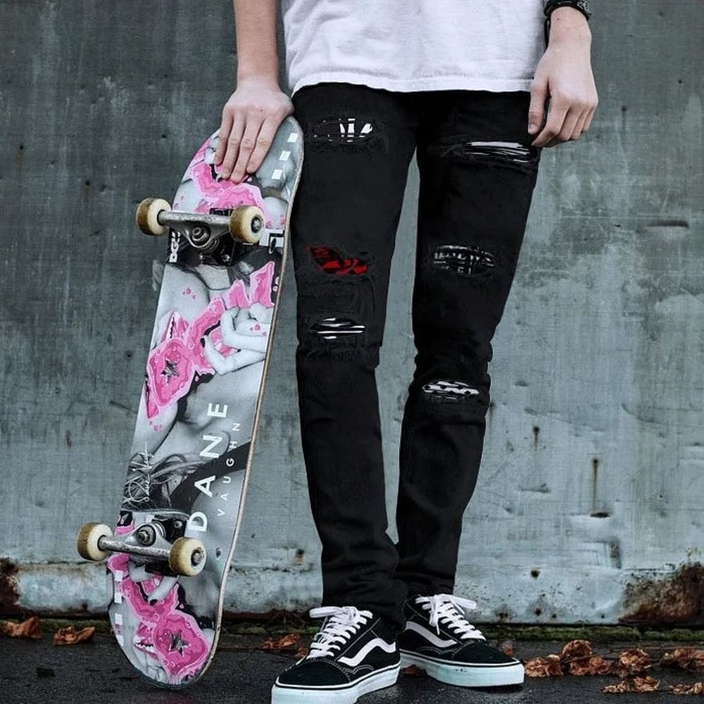 Pink,Clothing,Sportswear,Cool,Skateboard,sweatpant,Street fashion,Trousers,Leg,Footwear