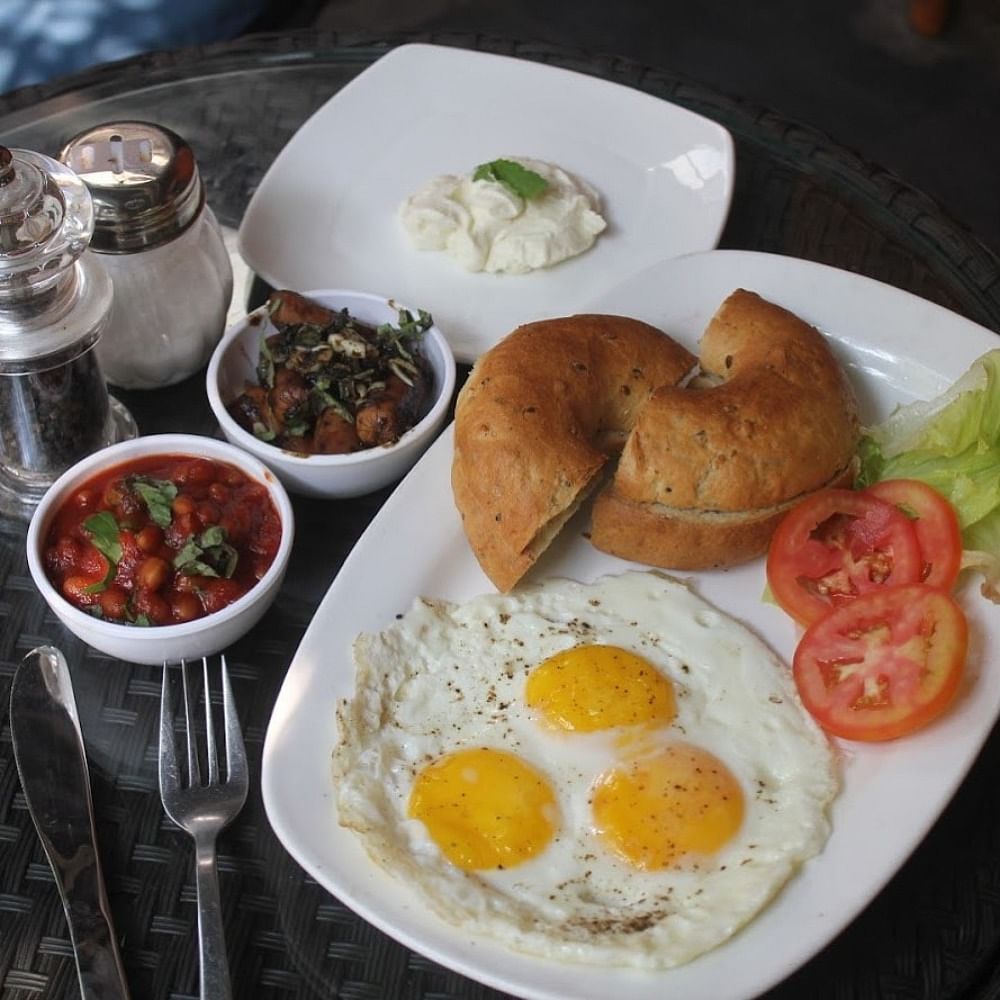 Dish,Food,Cuisine,Meal,Breakfast,Fried egg,Ingredient,Full breakfast,Brunch,Plate lunch