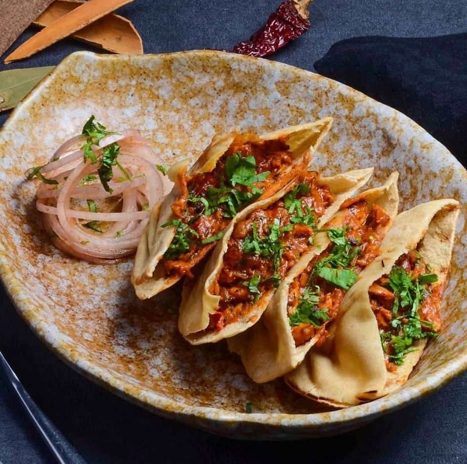 Dish,Food,Cuisine,Korean taco,Gringas,Ingredient,Taco,Meat,Flatbread,Produce