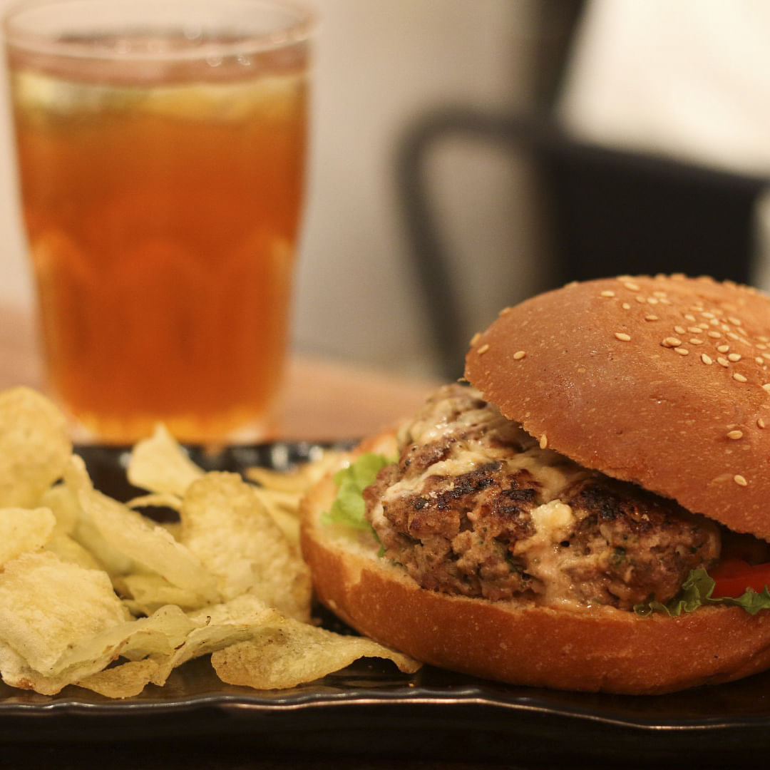 Dish,Food,Cuisine,Hamburger,Buffalo burger,Ingredient,Junk food,Fast food,Slider,Veggie burger