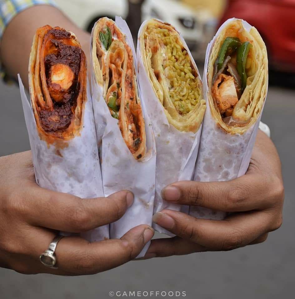 Finger,Food,Cuisine,Finger food,Dish,Ingredient,Recipe,Fast food,Sandwich wrap,Wrist