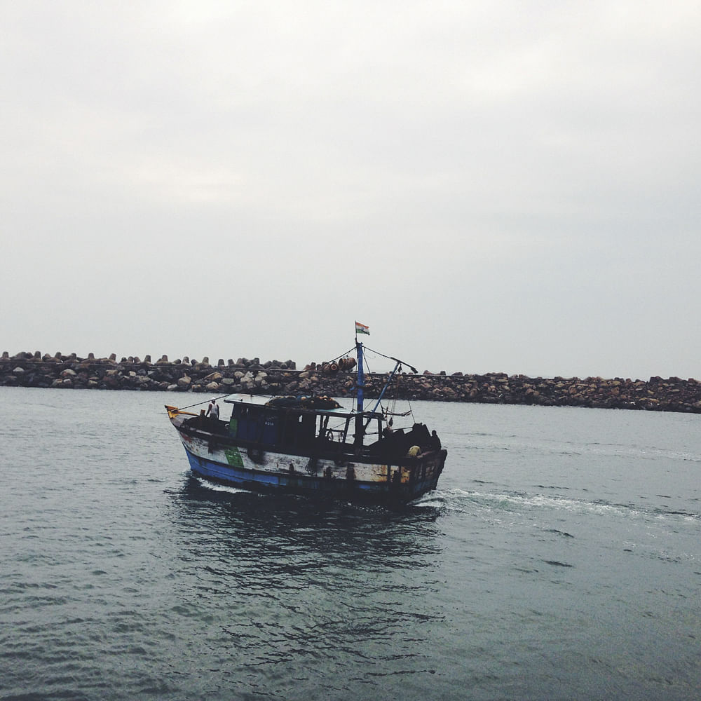 Water transportation,Boat,Vehicle,Sky,Watercraft,Waterway,Mode of transport,Sea,Tugboat,Fishing vessel