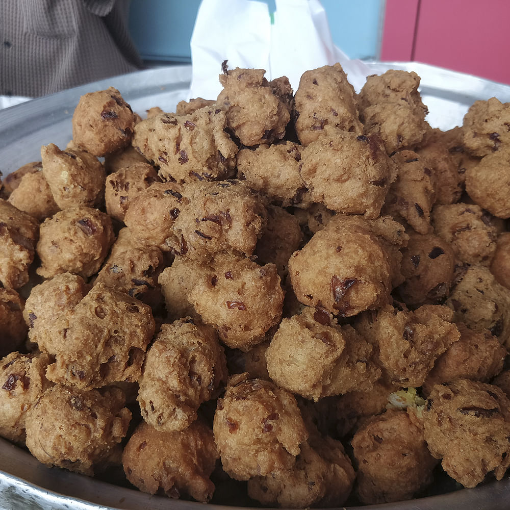 Dish,Food,Fried food,Cuisine,Ingredient,Meatball,Pakora,Produce,Deep frying,Side dish