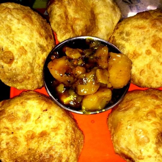 Dish,Food,Cuisine,Ingredient,Batata vada,Produce,Gougère,Staple food,Snack,Side dish