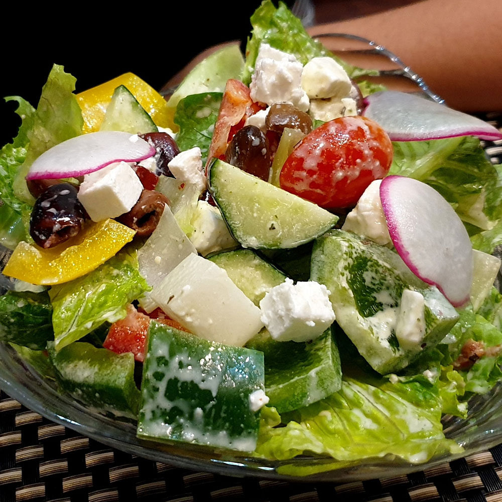 Dish,Food,Cuisine,Salad,Garden salad,Greek salad,Ingredient,Spinach salad,Caesar salad,Vegetable