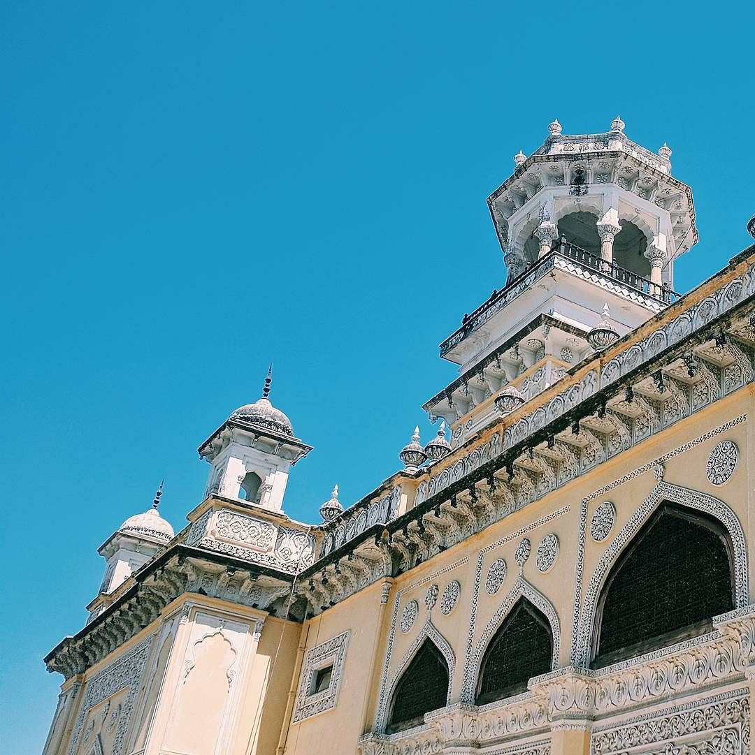 Architecture,Facade,Landmark,Arch,Finial,Classical architecture,Historic site,Holy places,Medieval architecture,Place of worship