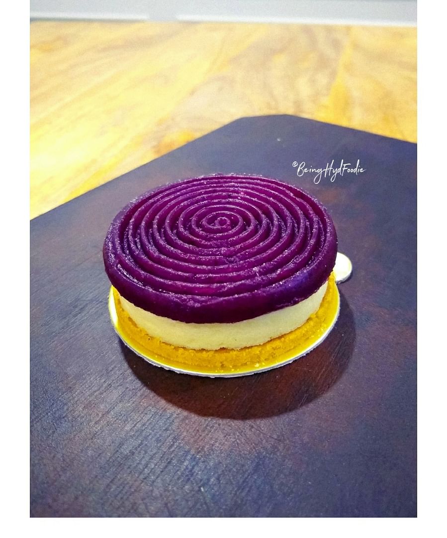 Liquorice allsorts,Violet,Purple,Sandwich Cookies,Food,Spiral,Baked goods,Magenta