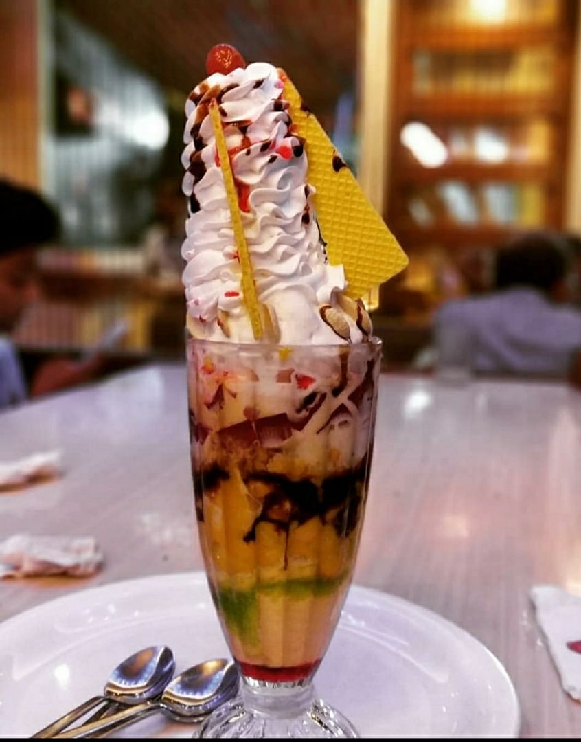 Food,Knickerbocker glory,Ice cream,Frozen dessert,Dessert,Sundae,Cuisine,Dish,Ingredient,Parfait