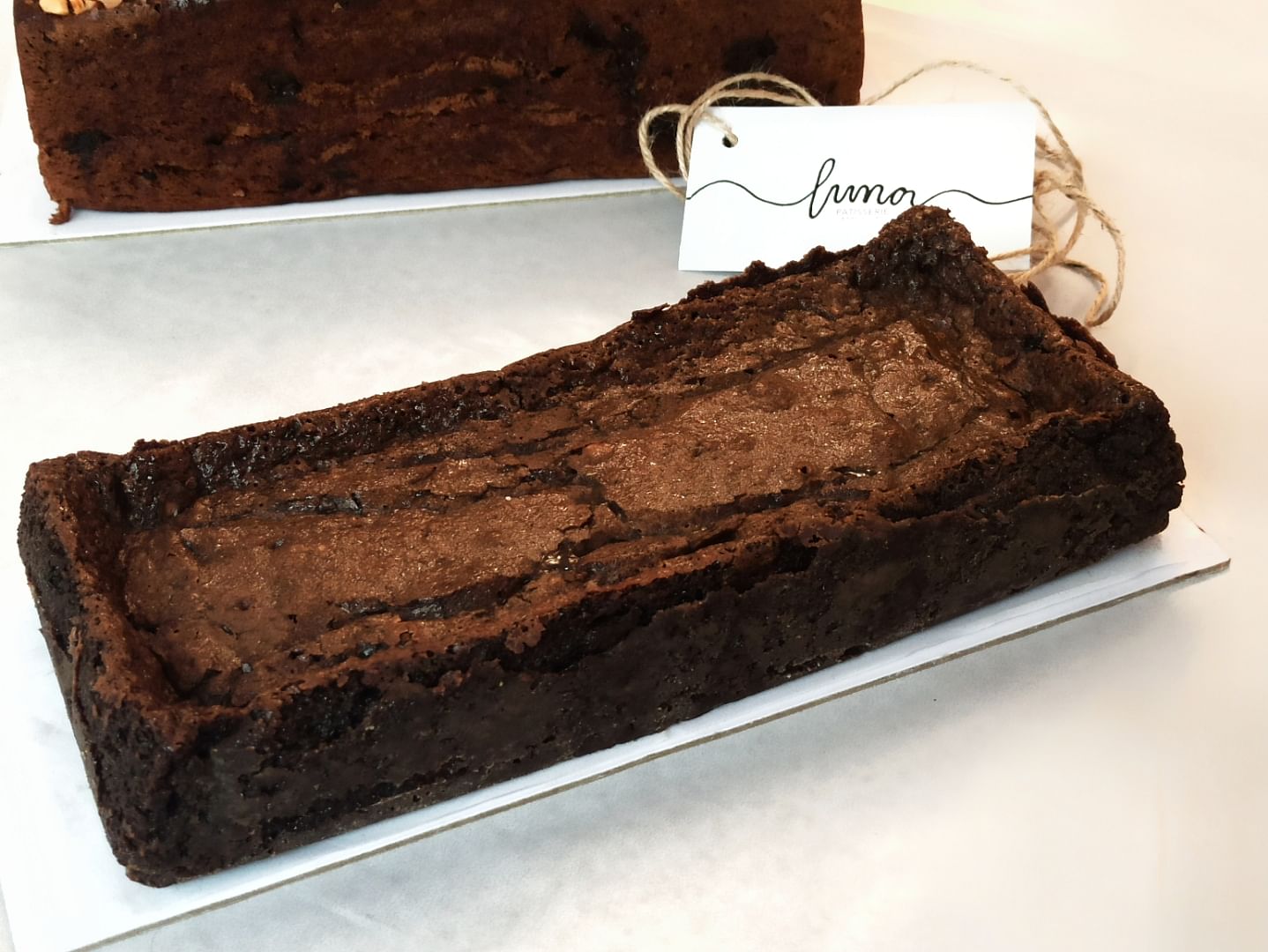 Chocolate cake,Food,Chocolate brownie,Flourless chocolate cake,Dish,Cake,Cuisine,Torta caprese,Snack cake,Sachertorte