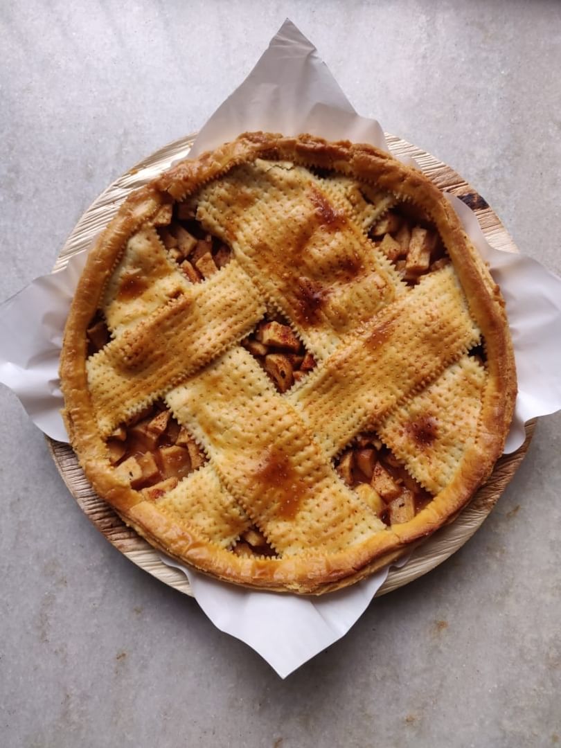 Dish,Food,Cuisine,Baked goods,Ingredient,Dessert,Pie,Apple pie,Baking,Recipe