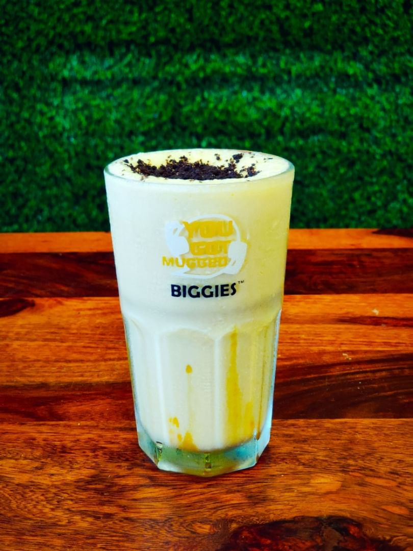 Drink,Highball glass,Pint glass,Pint,Cup,Non-alcoholic beverage,Cup