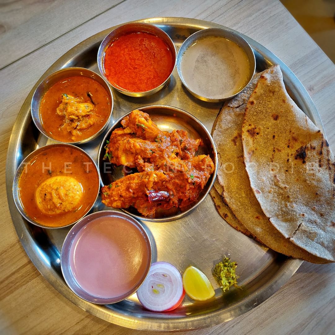 Dish,Food,Cuisine,Ingredient,Meal,Curry,Indian cuisine,Punjabi cuisine,Masala,Produce