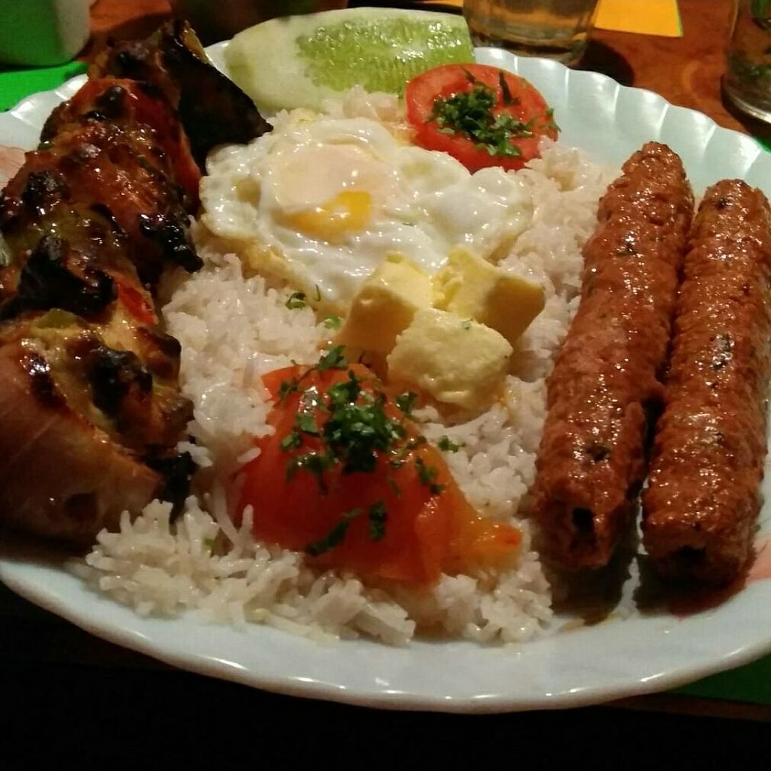 Dish,Food,Cuisine,White rice,Ingredient,Meat,Steamed rice,Chelow kabab,Fried food,Produce