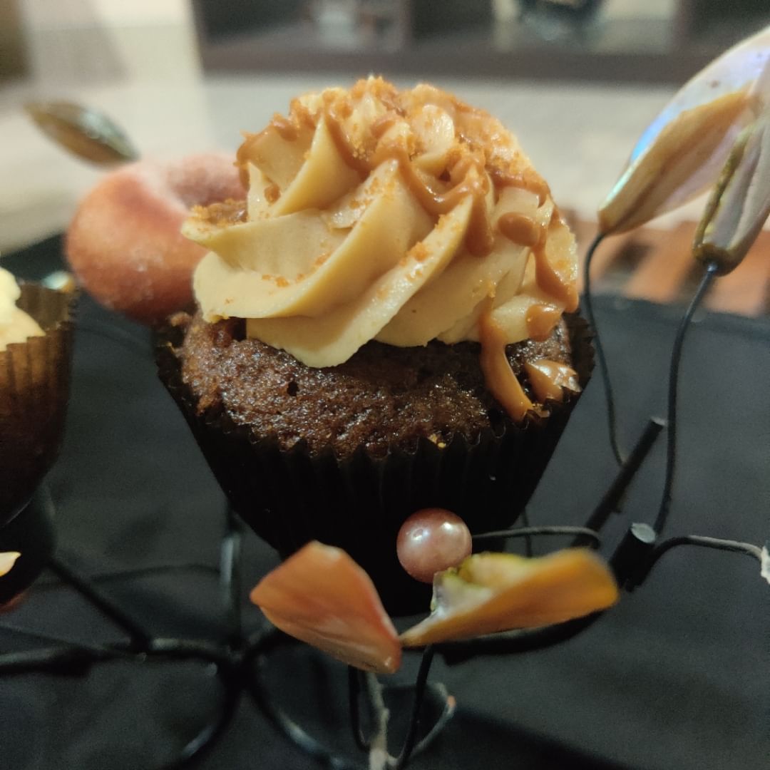 Food,Cupcake,Dish,Dessert,Cuisine,Icing,Buttercream,Sweetness,Muffin,Ingredient