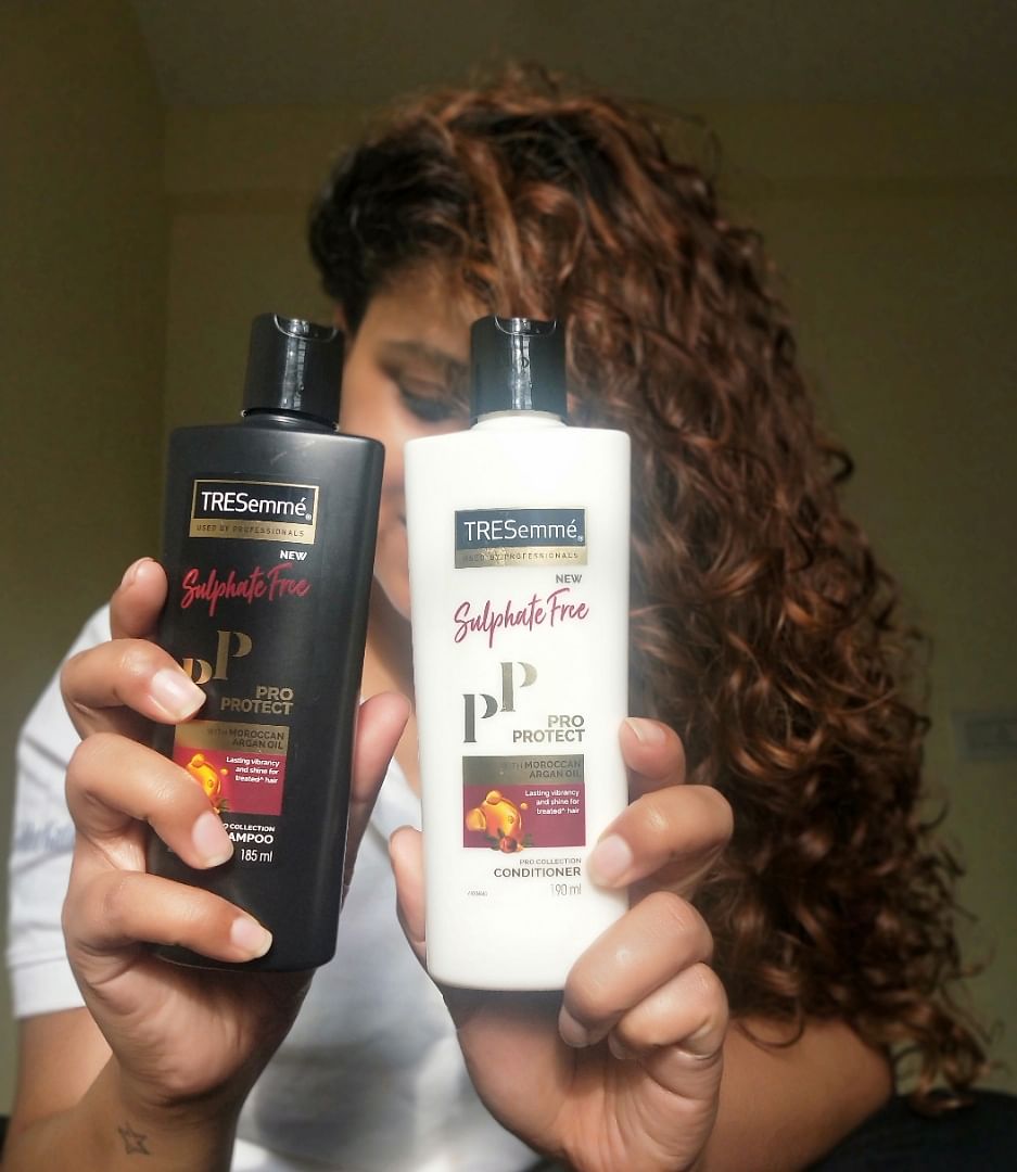 Hair,Product,Hair coloring,Hairstyle,Beauty,Brown,Long hair,Personal care,Shampoo,Brown hair