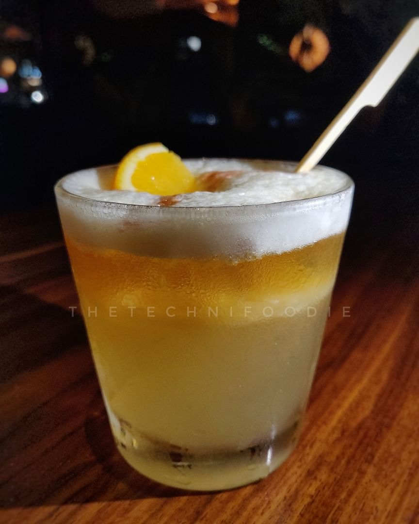 Drink,Food,Sour,Alcoholic beverage,Pisco sour,Whiskey sour,Cocktail,Tom collins,Distilled beverage,Harvey wallbanger