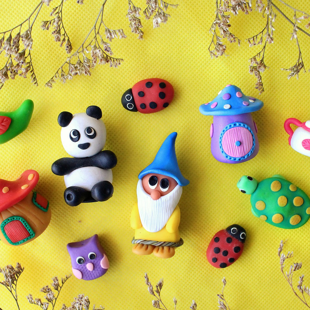 Toy,Ladybug,Pattern,Baby toys,Insect,Plastic,Polka dot,Baby Products,Creative arts,Arthropod