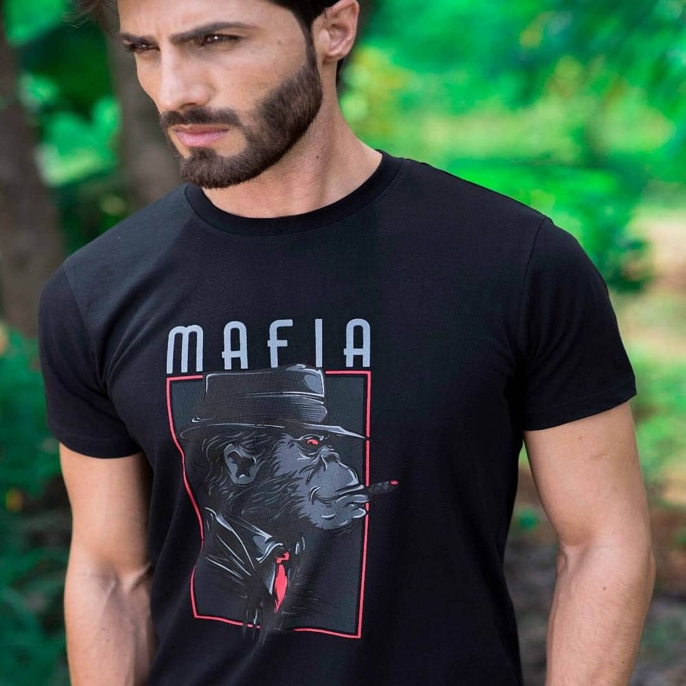 Human,Sleeve,Facial hair,T-shirt,Cool,Beard,Neck,Muscle,Chest,Street fashion