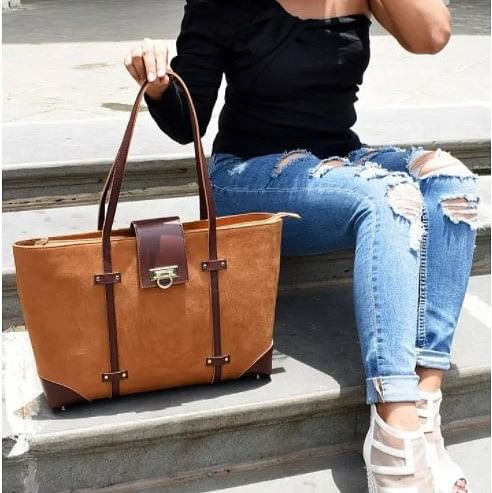 Joint,Jeans,Photograph,Leg,Luggage and bags,Sleeve,Street fashion,Waist,Orange,Wood