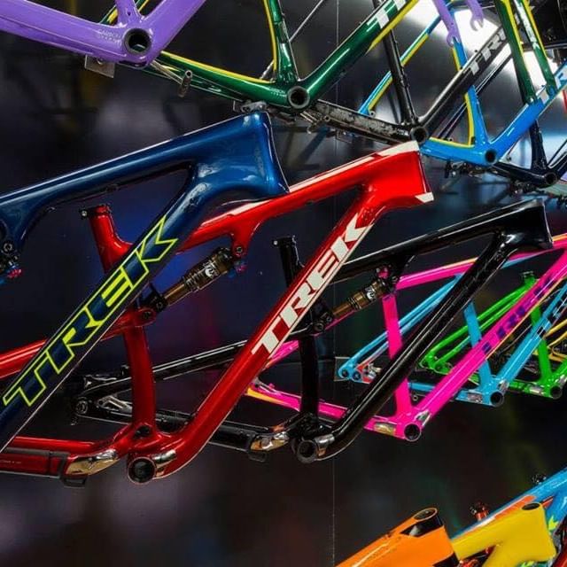 Bicycle,Light,Blue,Bicycle tire,Wheel,Lighting,Purple,Bicycle frame,Triangle,Bicycle part