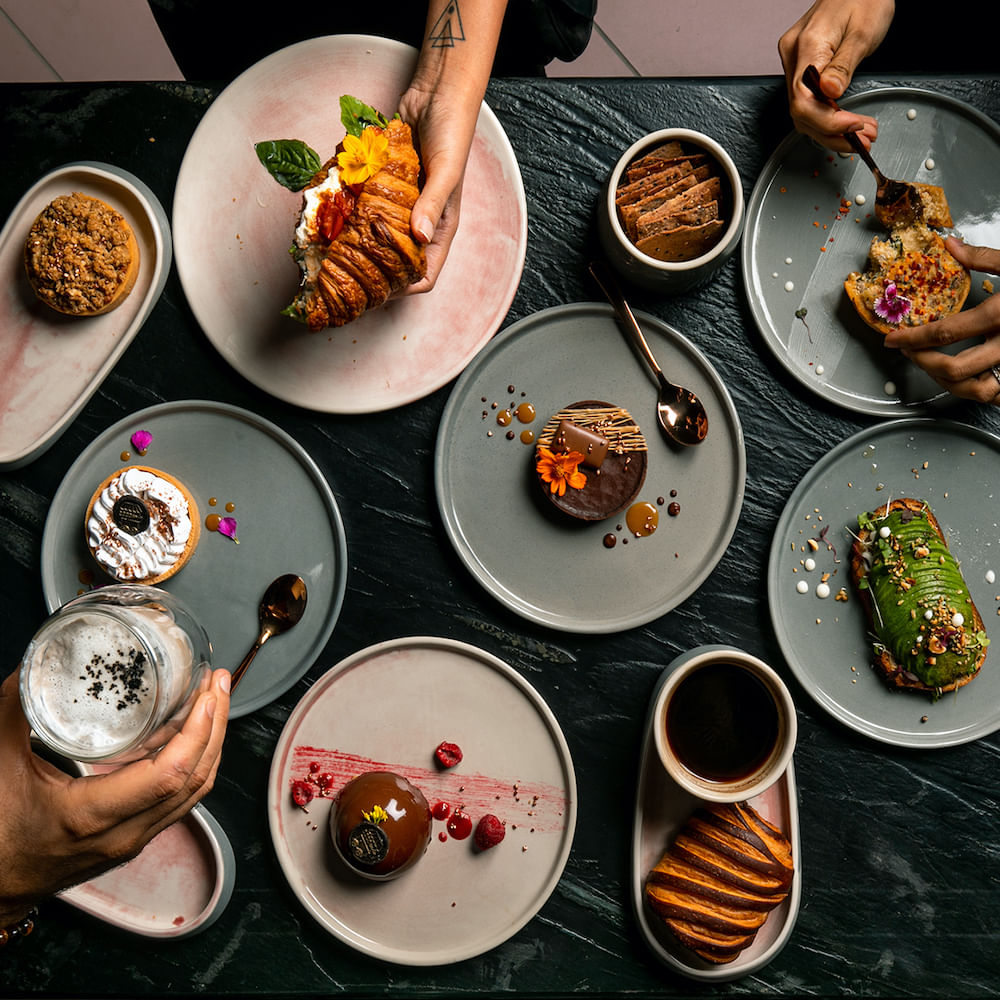 Food,Tableware,Drinkware,Dishware,Plate,Ingredient,Table,Cup,Recipe,Serveware