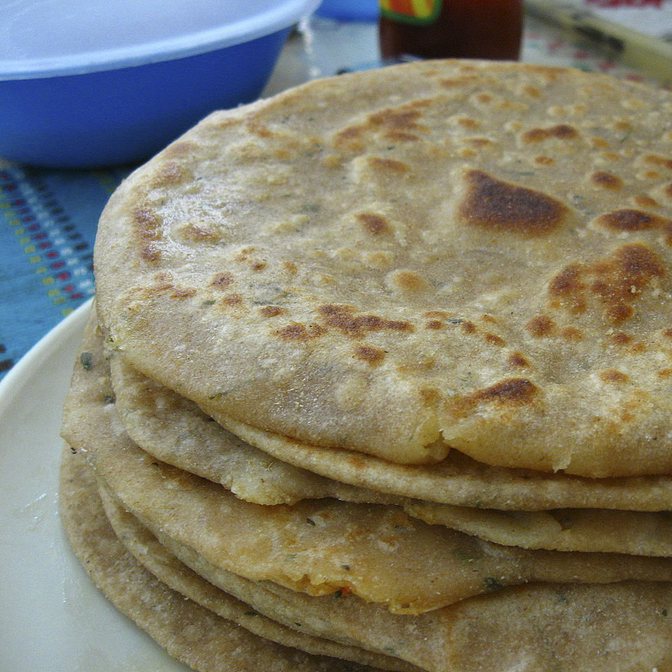 Food,Ingredient,Staple food,Recipe,Tableware,Cuisine,Dish,Baked goods,Bhakri,Chapati