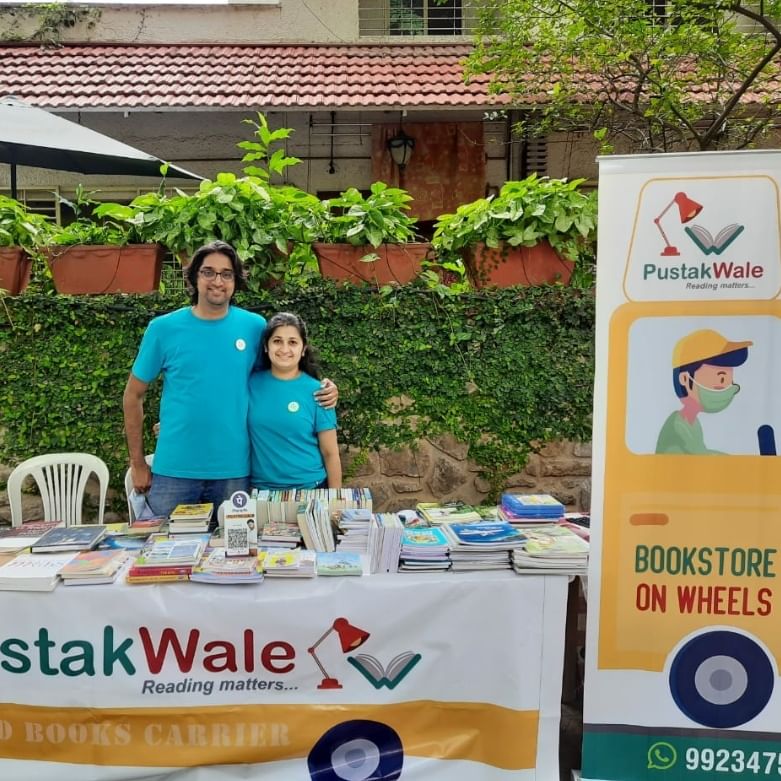 Table,Green,Plant,Smile,Community,Chair,Summer,Tree,Leisure,T-shirt